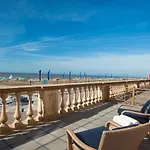 Hotel Oranje 5*